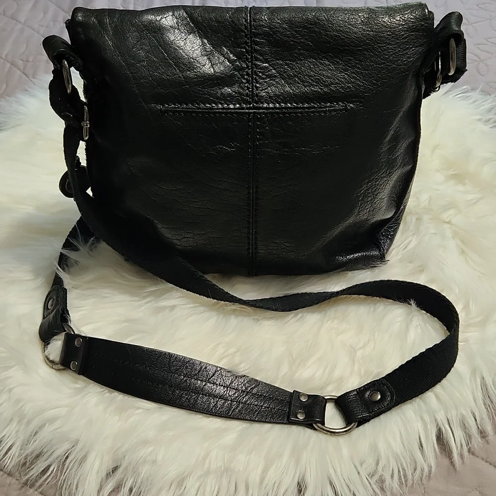 The Sak Silverlake Leather Crossbody Bag - Picture 4 of 16